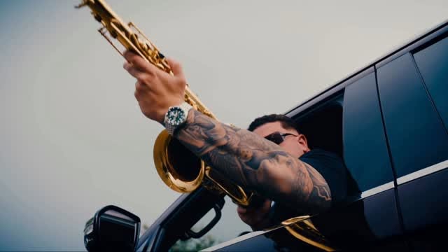 KeyPav live saxophone moment at a DJ Axel set